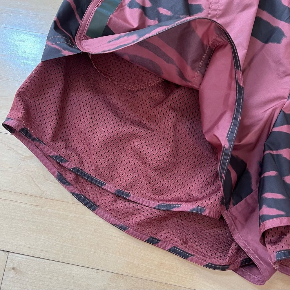 Adidas By Stella McCartney Run M20 Shorts in Red L - Picture 14 of 15